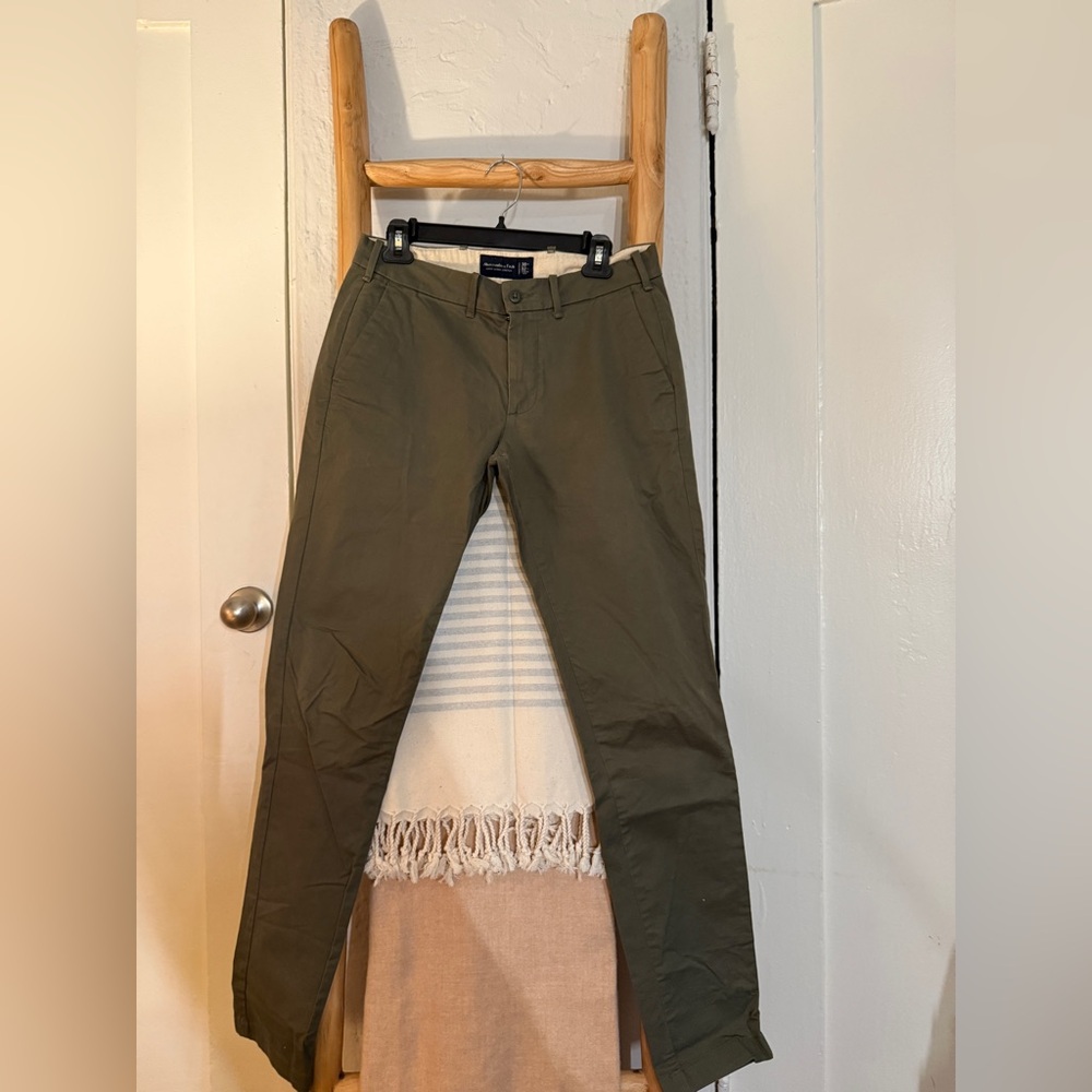 olive green men’s chinos